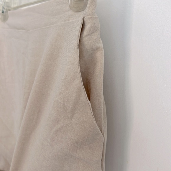 *Like New* Princess Polly High Waist Cream Shorts Sz 4 - Picture 3 of 7